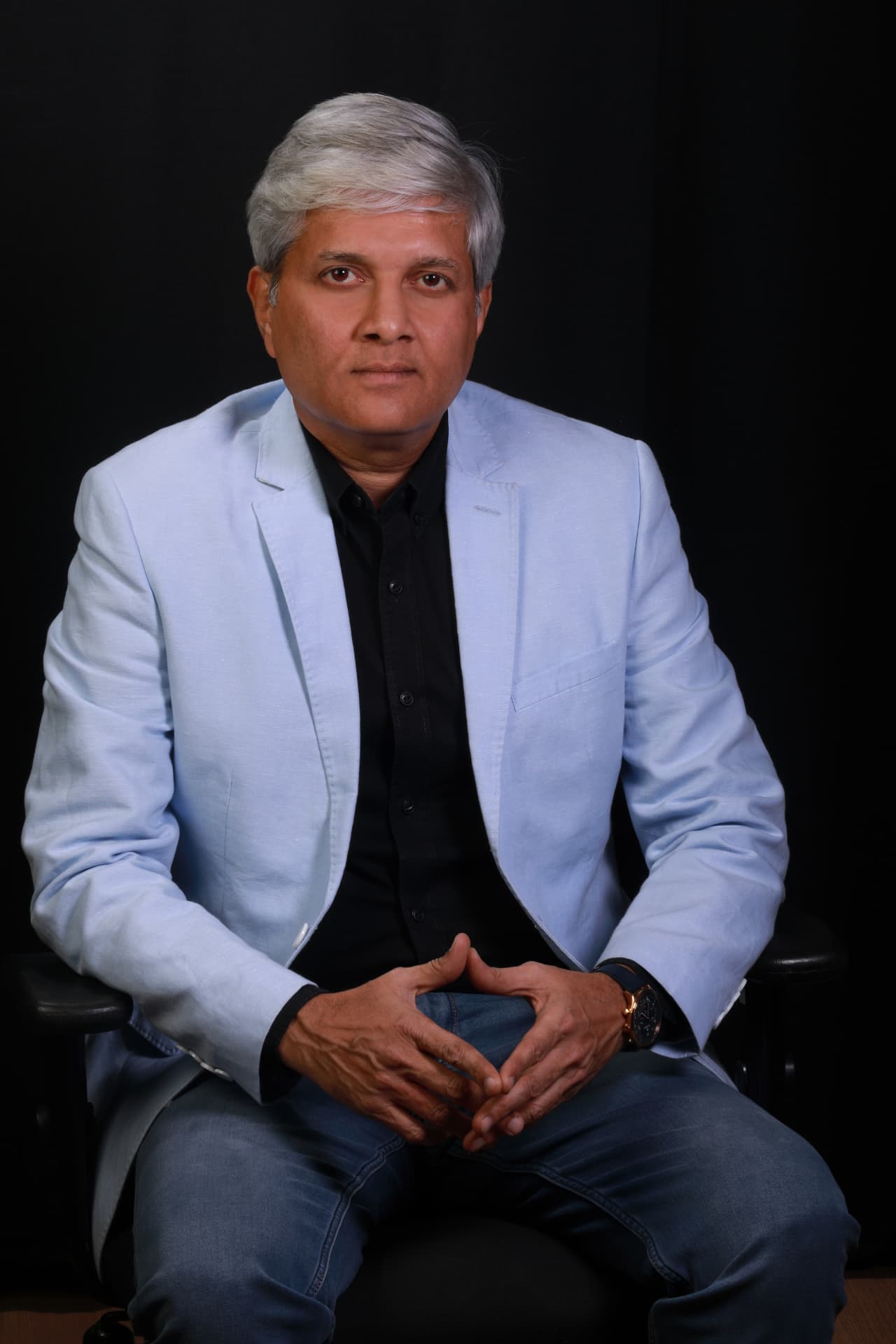 Full-length portrait of Satish Rao